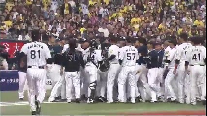 藤浪大荒れ 大乱闘 バレンティンと矢野コーチ退場 4月4日