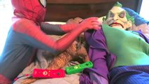 Spiderman vs Joker vs Frozen Elsa - Spiderman Puppet! - Pink Spidergirl, Poison Ivy - Fun Superhero-EjflGYCb