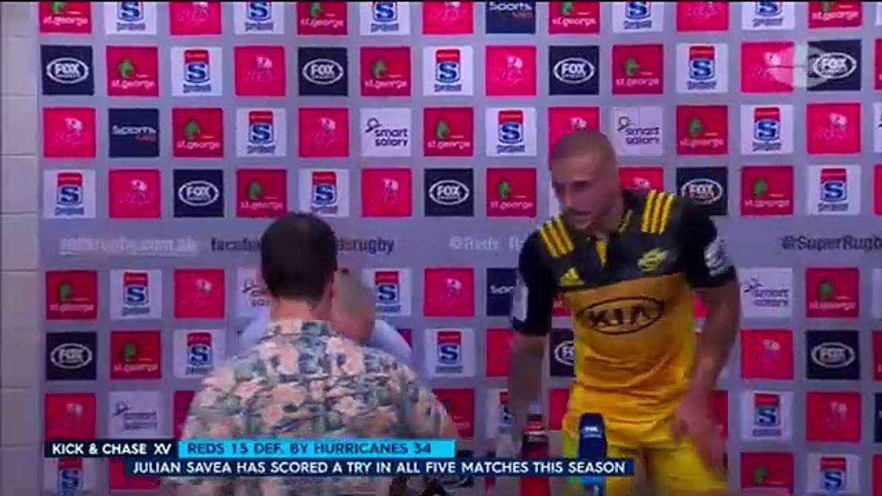 TJ Perenara lâche une caisse en pleine conférence de presse