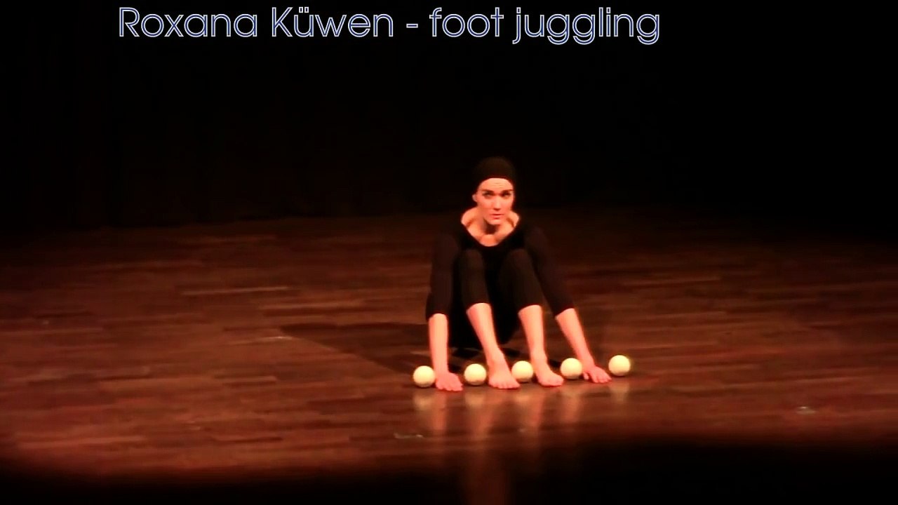L’artiste allemande Roxana Küwen a réalisé une performance de jonglage impressionnante