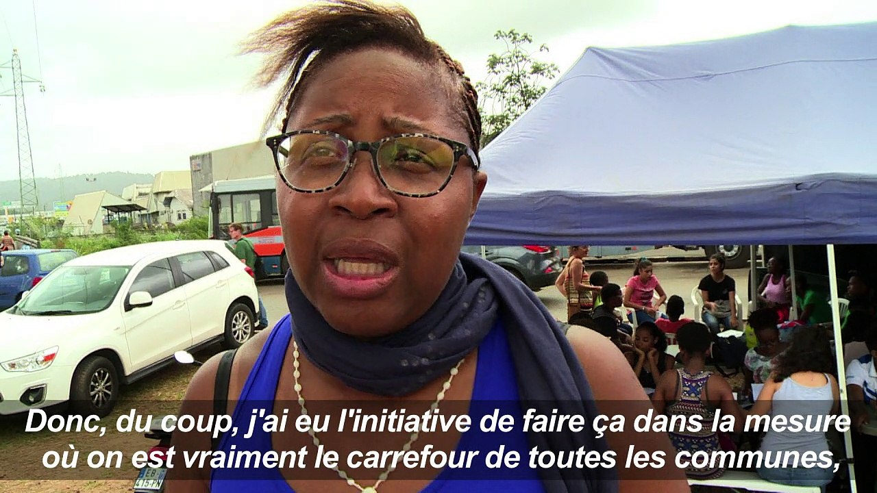 Guyane: des enseignants font cours sur les barrages