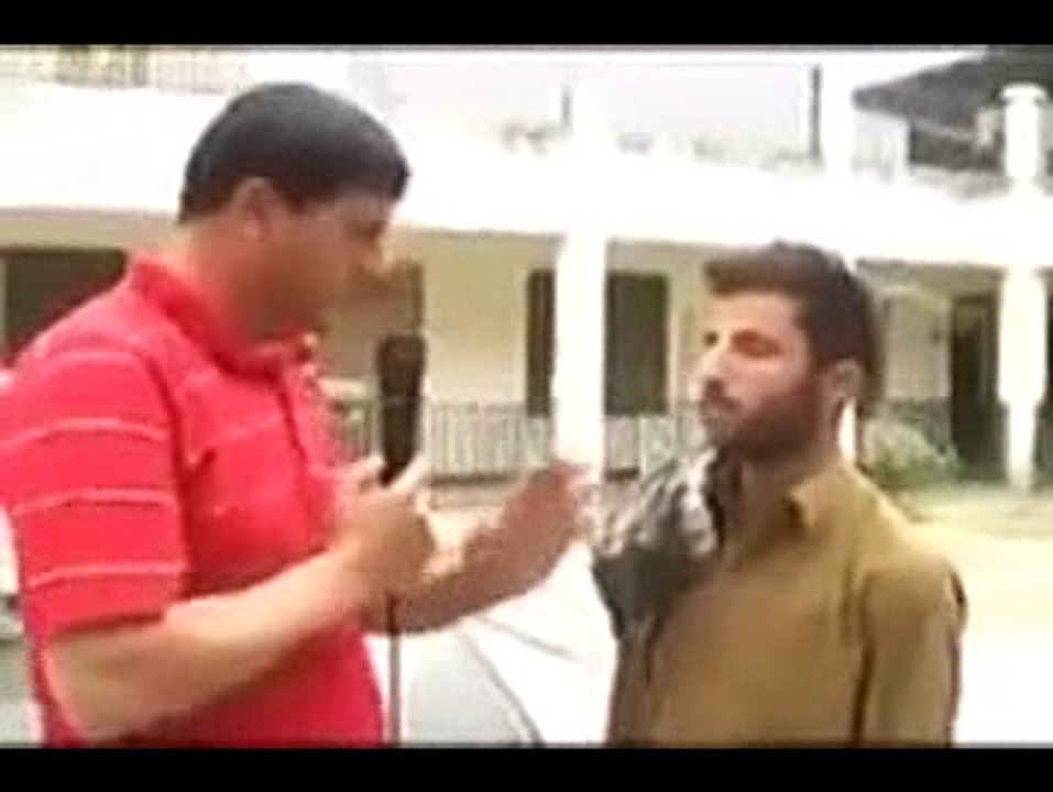 Watch How Thieves Stole Car Easily