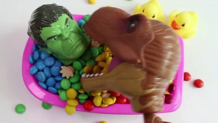 Superhero Hulk Baby Doll Bath Time M&Ms Chocolate Shower With Nursery Rhymes Finger Family Song-T_P