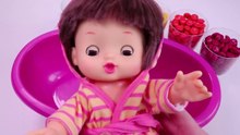 Learn Colors Crying Baby Doll Bath Time With M&Ms Chocolate Nursery Rhymes Finger Song-NT6