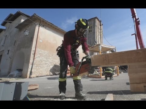Norcia (PG) - Terremoto, lavori campanile chiesa Foiano (06.04.17)
