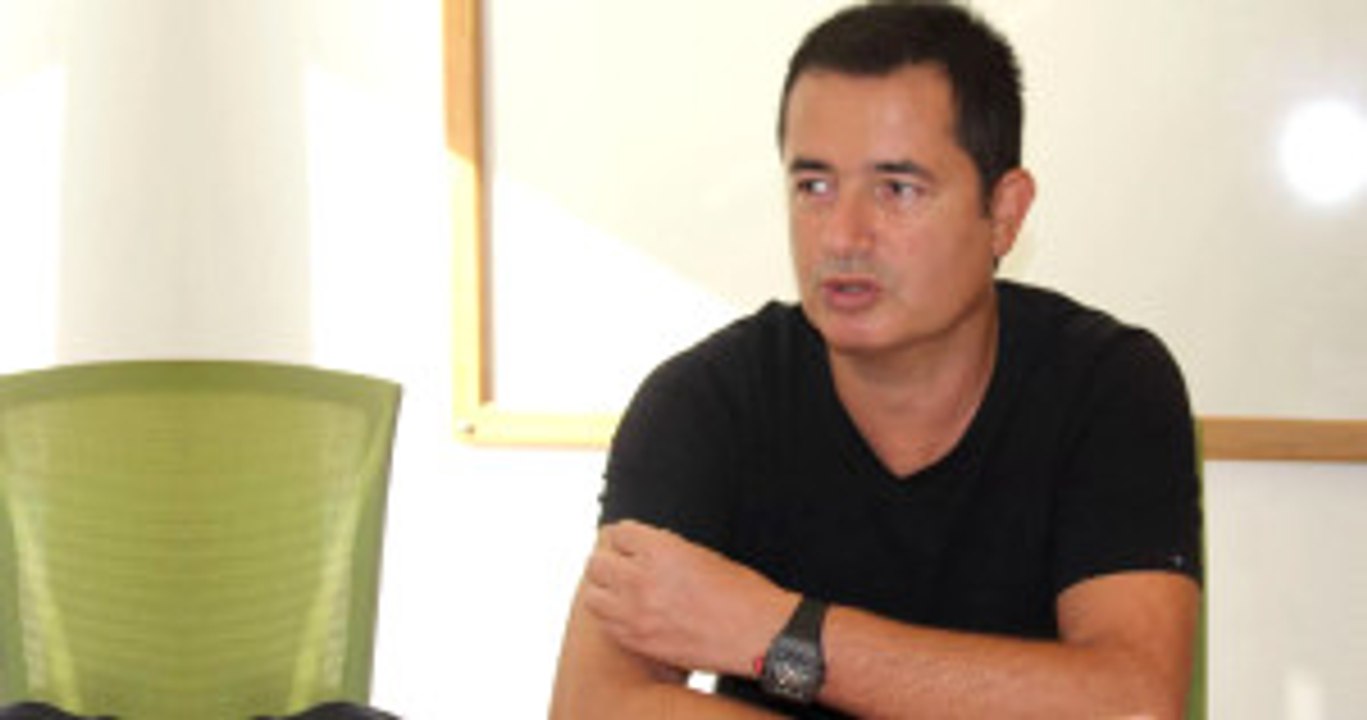 Acun Ilıcalı'nın Babasının Karşısında Ecel Terleri Döktüğü Anısı