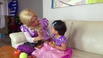 Rapunzel Baby Visits Eye doctor for new Glasses w_ Snow White, Princess Rapunzel, Doctor-TlIkdNvJ