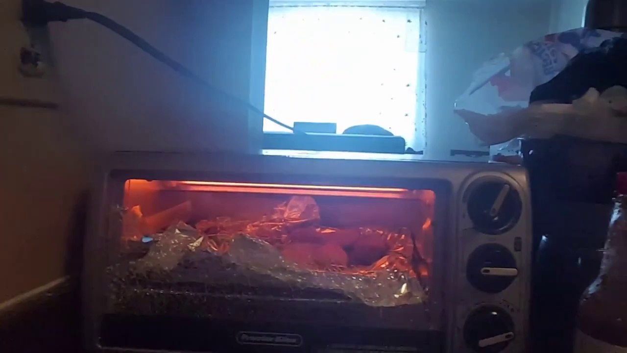Toaster oven explosion while baking my lunch..glass everywhere!!2Xu4