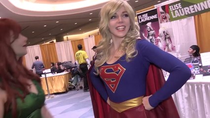 SPIDER-MAN vs HARLEY QUINN vs BATMAN vs SUPERMAN at Comic Con!-XcAXS