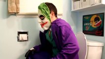Joker vs ManBearPig! - Superhero Villain Battle In Real Life スパイダーマン-h5x