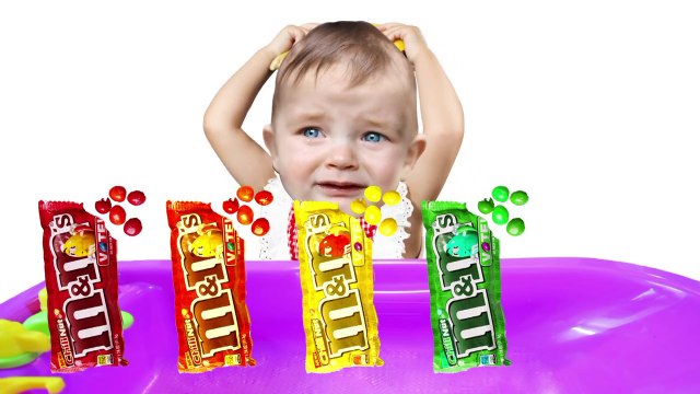 Bad Baby Crying Bath Learn Colors With Colorful M&M VS Minions Finger Family Song-xSvQr