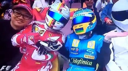 GP CINA - MOMENTI DIVERTENTI: SPUNTA LA TUTA NOSTALGIA E ALONSO RIDE