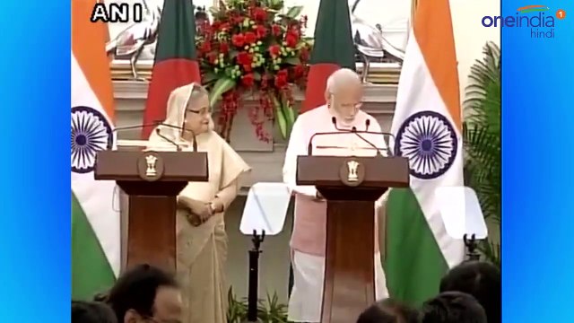 PM Modi, Sheikh Hasina burst into laughter after announcer asks them to step down | वनइंडिया हिंदी