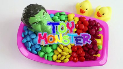 Superhero Hulk Baby Doll Bath Time M&Ms Chocolate Shower With Nursery Rhymes Finger Family Song-T_Pr
