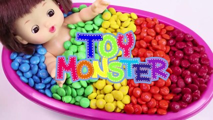 Learn Colors Crying Baby Doll Bath Time With M&Ms Chocolate Nursery Rhymes Finger Song-NT6G9hF