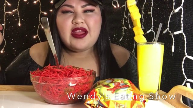 HOT CHEETOS SPAGHETTi _ MUKBANG @Wendy's Eating Show-2gj