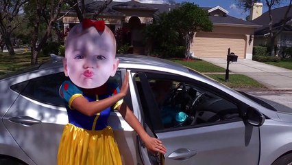 Snow White Baby Rips her Dress w_ Frozen Elsa, Joker, Icecream drive through-W2jqbK-j