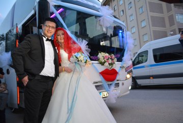 Muavinin gelin arabası otobüsü oldu