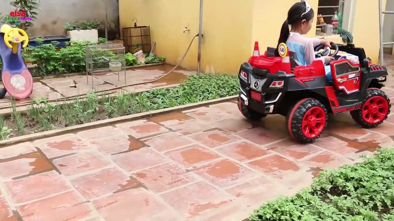 Frozen Elsa Spiderman  Elsa Car Toy Crash Joker Atrocity Doctor Police Prank! w Superhero  Fun-9F