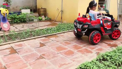 Frozen Elsa Spiderman  Elsa Car Toy Crash Joker Atrocity Doctor Police Prank! w Superhero  Fun-9F