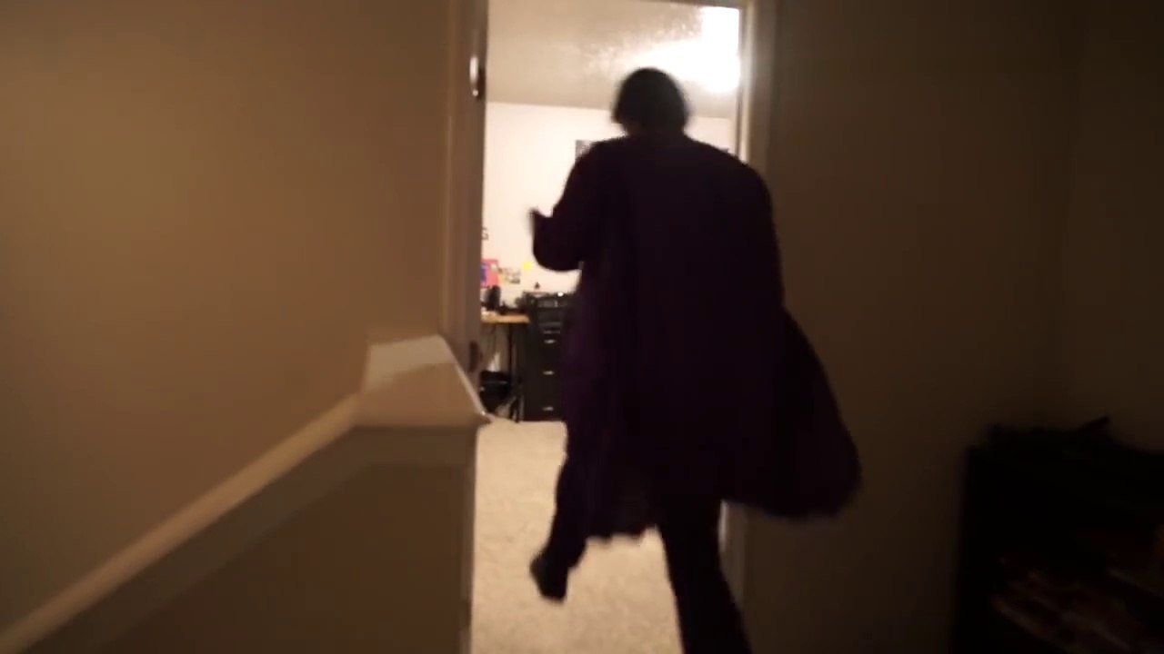 Joker Vs Scream & Giant Teddy Bear & Zombie In Real Life Halloween Fun!-CV