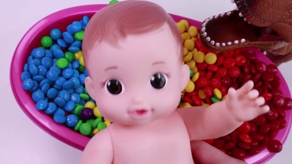 Bad Baby Doll Crying Bath Time Learn Colors With m&m Nursery Rhymes Finger Song-BeIS