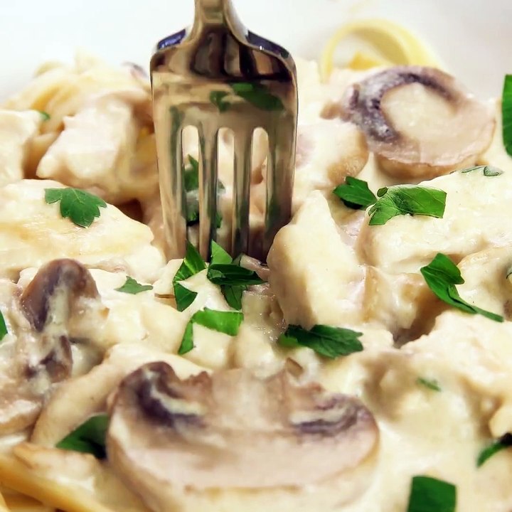 CHICKEN MUSHROOM FETTUCCINE