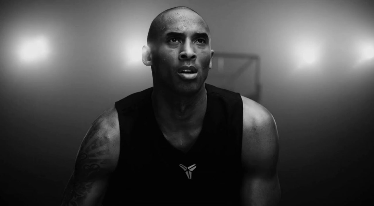 Kobe Bryant sort la Nike Kobe A.D. NXT