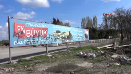 Edirne Billboardlara Sprey Boyayla 'evet' Yazıldı