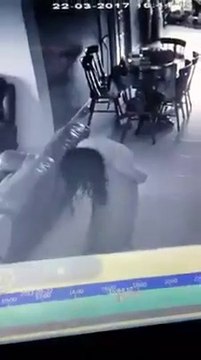 Quand ta femme de ménage est possédée... tellement flippant