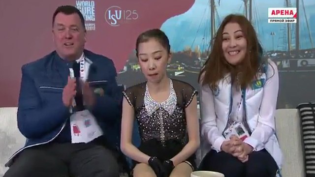 La mère d'une patineuse lui vole la vedette