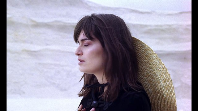 Clara Luciani – Pleure, Clara Pleure