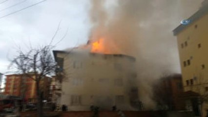 Tek Katlı Ev Alev Alev Yandı