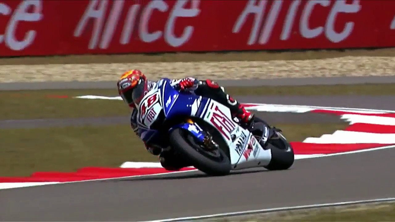 Roman Reigns gets Booed at the WWE Hall of Fame 2017 (HD)Roman Reigns gets Booed at the WWE Hall of Fame 2017 (HD)