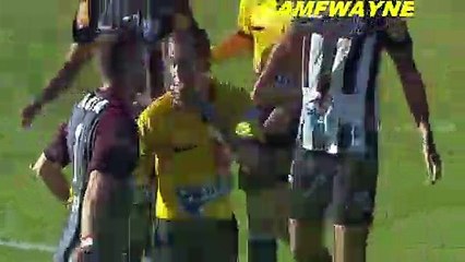 لاعب يحرز هدف ويغضب فريقه بسبب تصرف أنانى