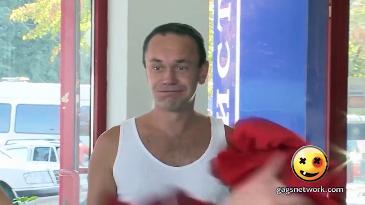 【美女おっぱいモロ見えドッキリ】男は嬉しいハプニング！結果w【海外人気ドッキリ！ハプニング集！俺的ランキング！】