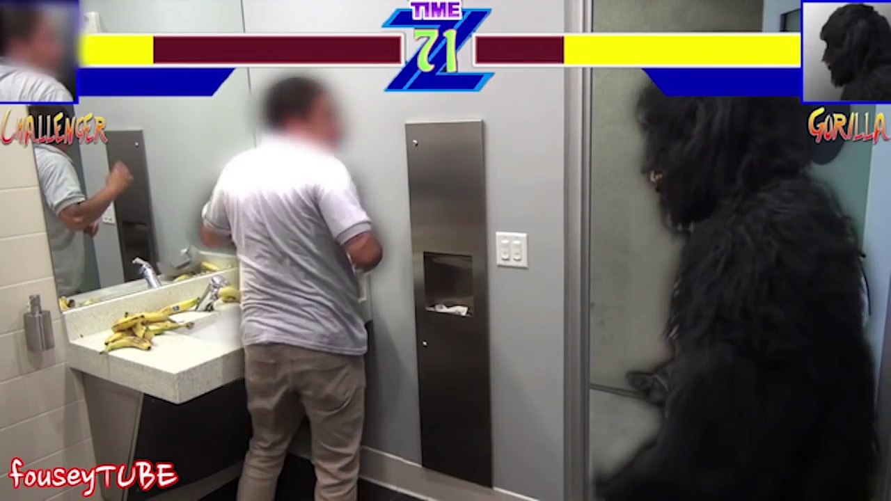 【巨大ゴリラドッキリ】トイレに出現！笑えるw【海外人気ドッキリ！ハプニング集！俺的ランキング！】