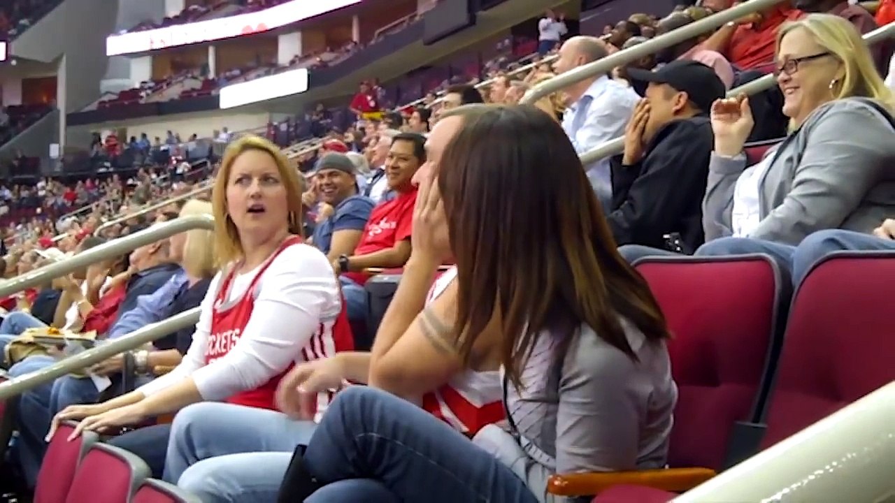 【映ったらキスハプニング！喧嘩】映ったのでキスした結果とんでもないハプニングw【海外人気ドッキリ！ハプニング集！俺的ランキング！】