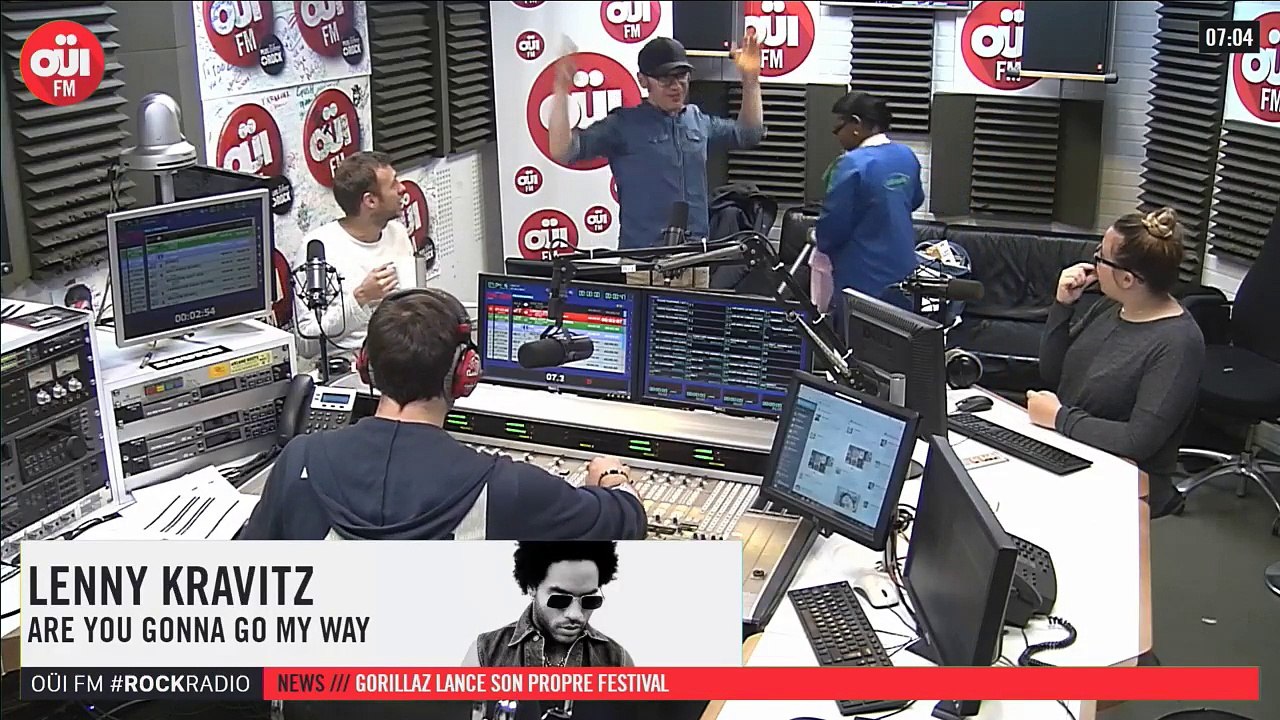 La radio OUI FM en direct vidéo /// La radio s'écoute aussi avec les yeux (2777)