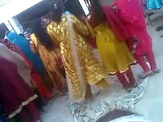 下载视频: Basti malana -  - Sexy Leaked Video PAKISTANI MUJRA DANCE Mujra Videos 2017 Latest Mujra video upcoming hot punjabi mujra latest songs HD video songs new songs -