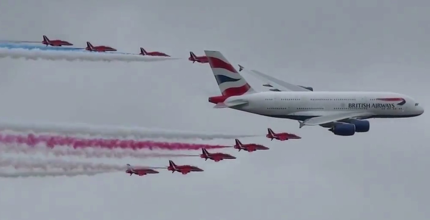 AMAZING AIR SHOW VERTICAL TAKE OFF BIGGEST AIRCRAFT A380 A350