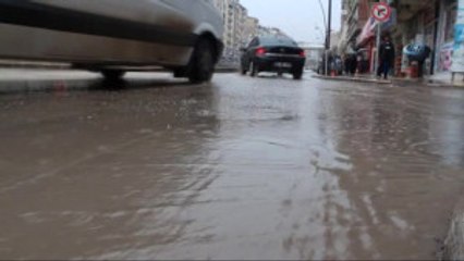 Elazığ'da Sağanak Yağış Etkili Oldu