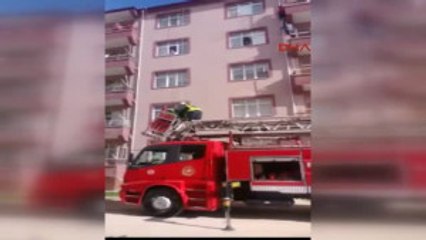 Karaman 10 Yaşındaki Çocuk Balkondan Düşerken Su Borusuna Tutunarak Hayatta Kaldı