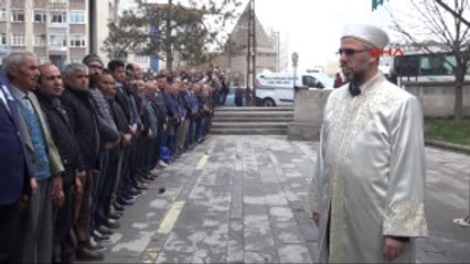 Kayseri Idlib'te Ölenler Için Kayseri'de Gıyabi Cenaze Namazı Kılındı