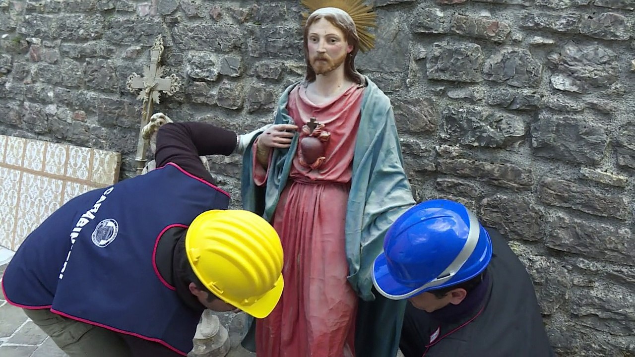 Kultur-Blauhelme retten Kunst in Italiens Erdbebengebiet