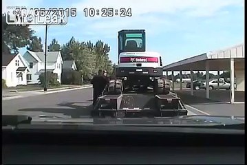 Un homme porte plainte après avoir été mordu à la tête par un chien policier lors d'une interpellation