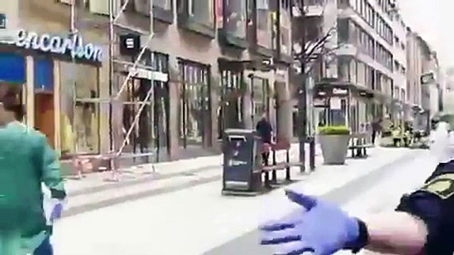 Suède: Une camionnette renverse des passants à Stockholm - Les 1ères images