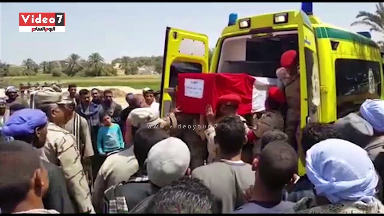 الآلاف بمركز القوصية  يشيعون جثمان شهيد العريش الى مثواه الأخير