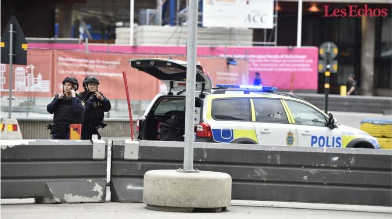 Un camion renverse des passants à Stockholm, la police évoque "un attentat"