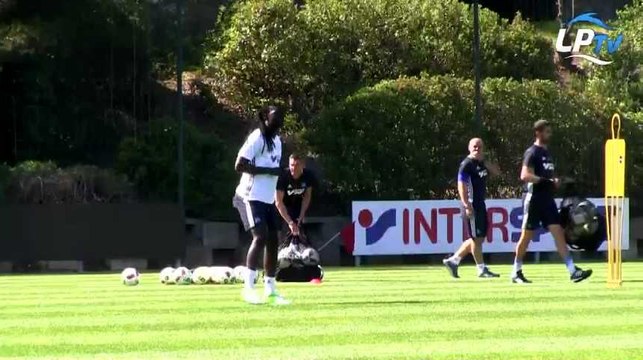 A l'entraînement avec... Bafétimbi Gomis